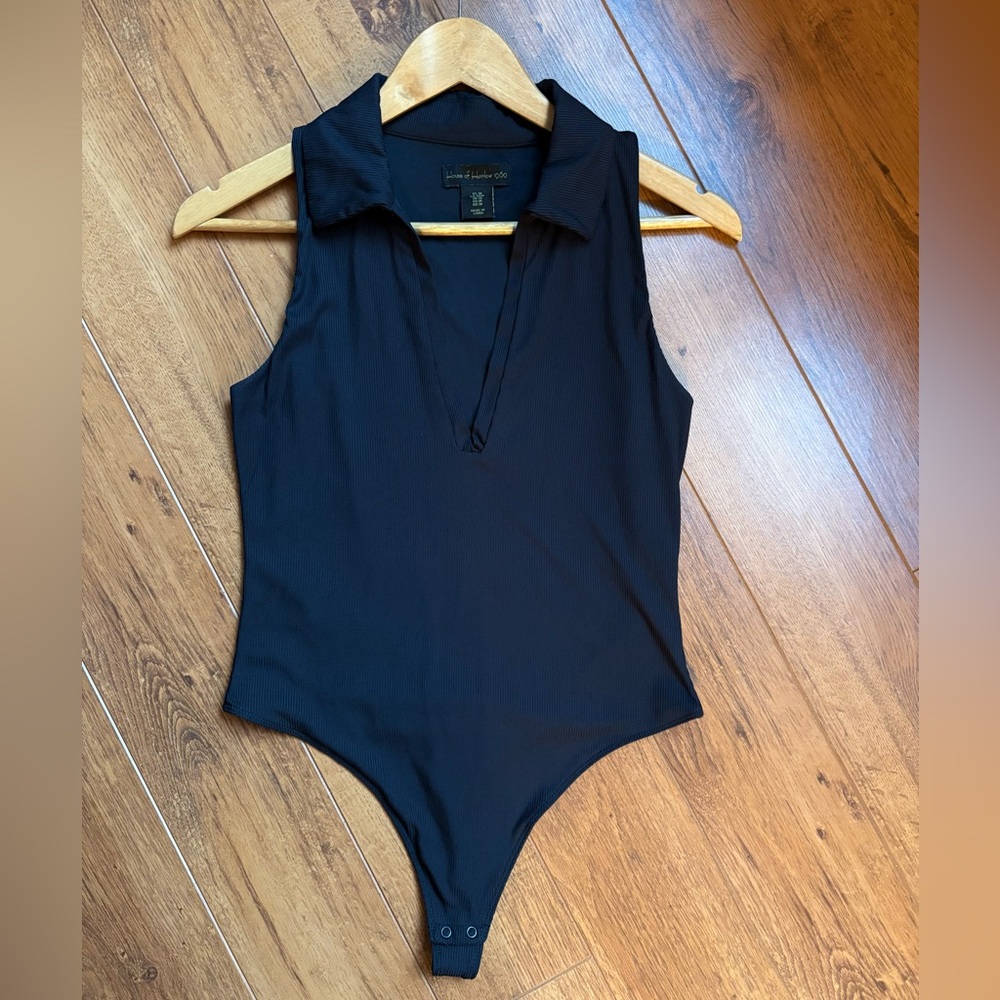 House of Harlow 1960 Collared Ribbed Bodysuit. Size Medium